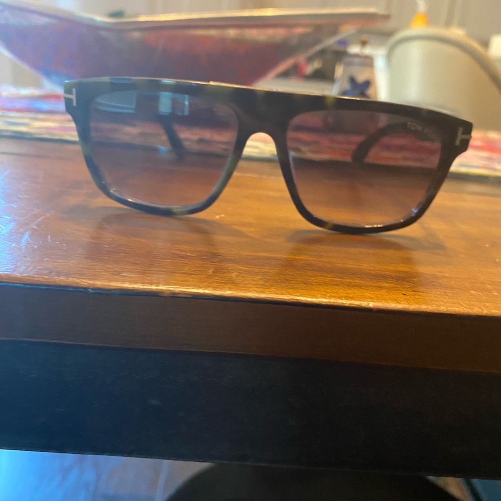 Tom Ford Cecilio sunglasses great condition
